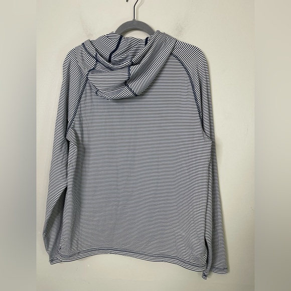 Rhone Men's Seersucker Camp Hoodie in navy blue and white stripe M - Picture 8 of 12